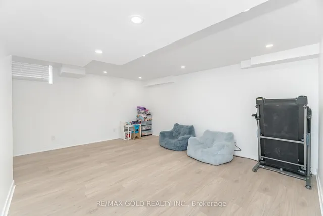 Additional image 15 of 6 Rouge St