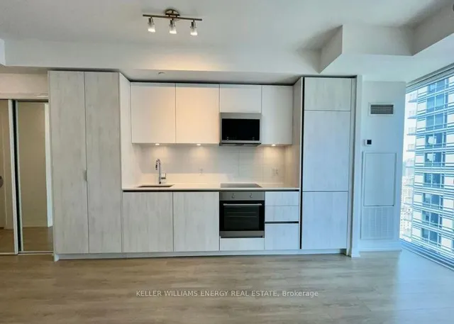 Additional image 6 of 8 Widmer St Unit 4008