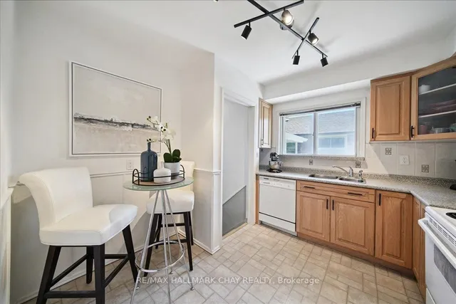 Additional image 11 of 93 Clonmore Dr