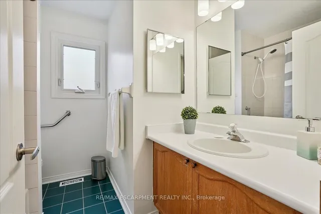 Additional image 21 of 105 River Glen Blvd