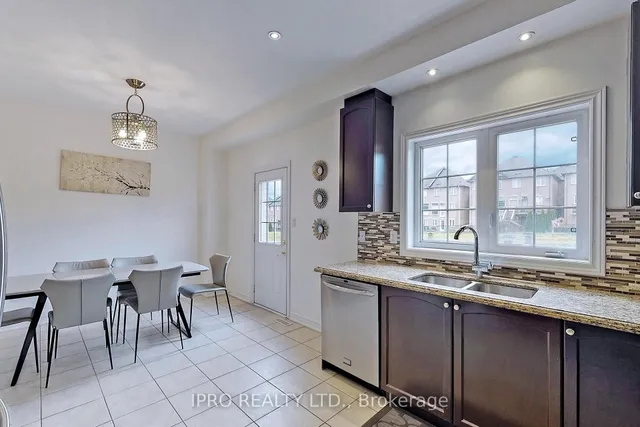 Additional image 12 of 48 Arizona Dr