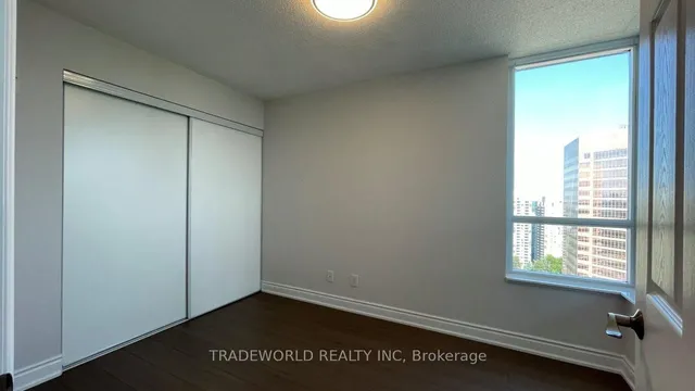 Additional image 24 of 25 Greenview Ave Unit 2526