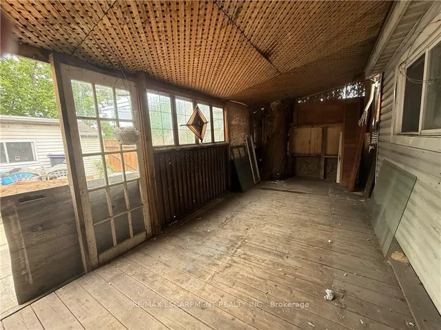 Additional image 19 of 325 WEIR St