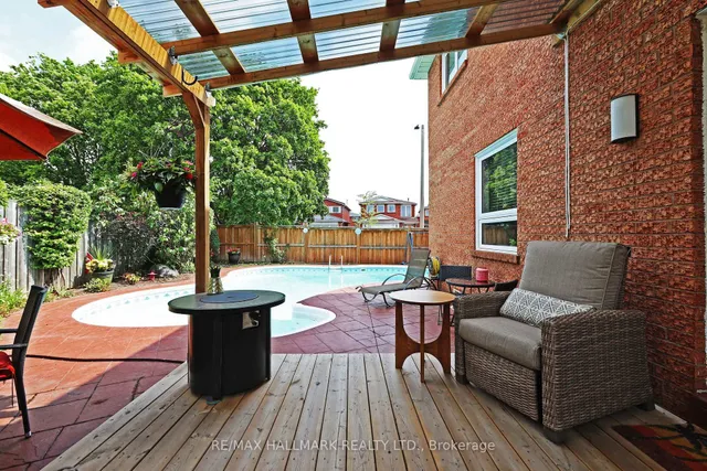 Additional image 9 of 523 Petawawa Cres