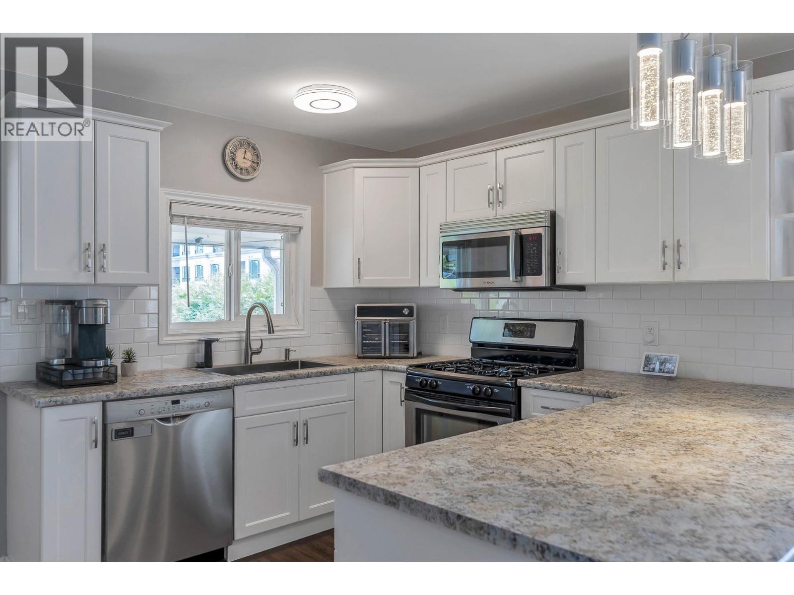 221 LEBLEU STREET|Coquitlam, British Columbia V3K4L7