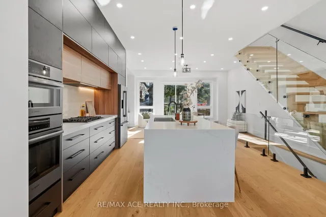 Additional image 13 of 122 Warden Ave