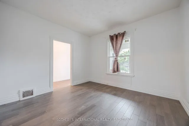 Additional image 4 of 81 Clinton St