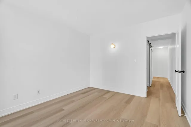 Additional image 34 of 33 Harbour Sq Unit 1423