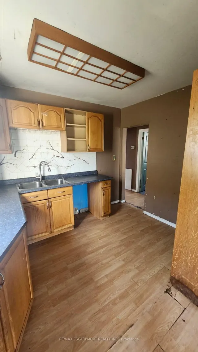 Additional image 19 of 706 Tate Ave