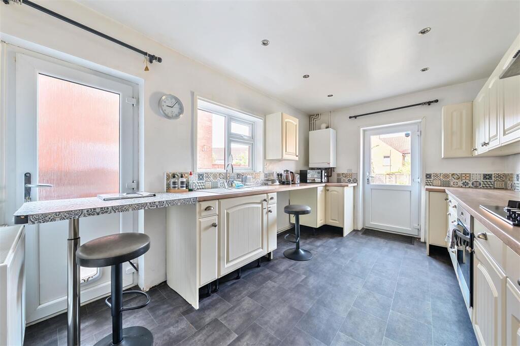 Additional image 5 of Hendford Grove, Yeovil