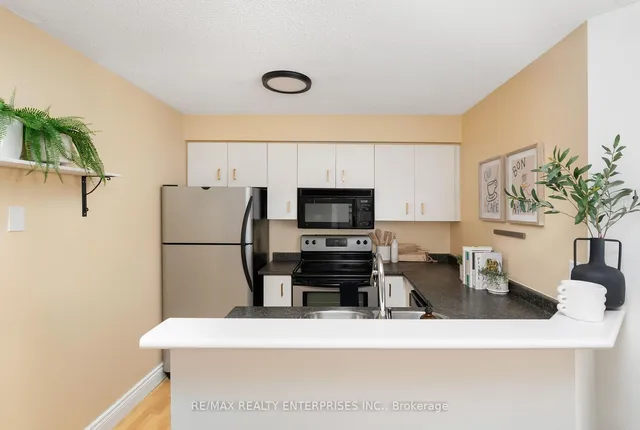 Additional image 9 of 25 Grenville St Unit 610