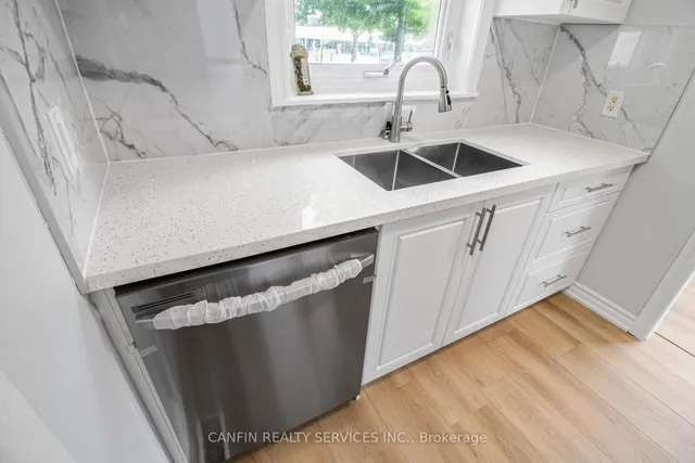 Additional image 11 of 212 Town House Cres Unit 212