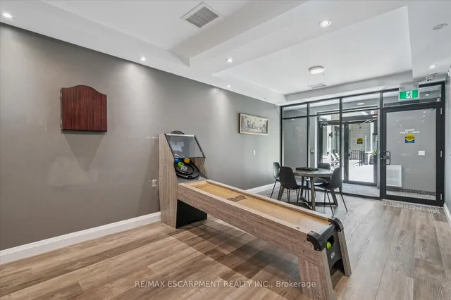 Additional image 30 of 1 Redfern Ave Unit 102