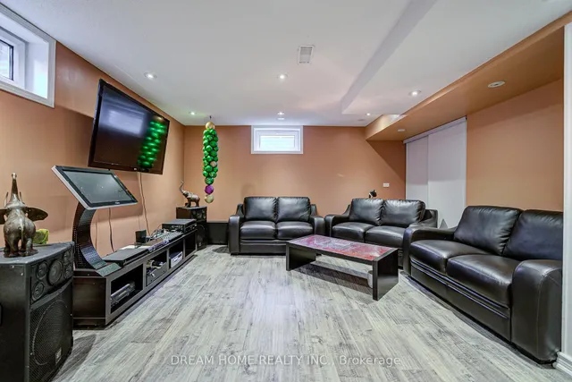 Additional image 38 of 811 Huntingwood Dr