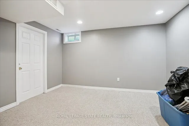 Additional image 30 of 70 Moore Cres