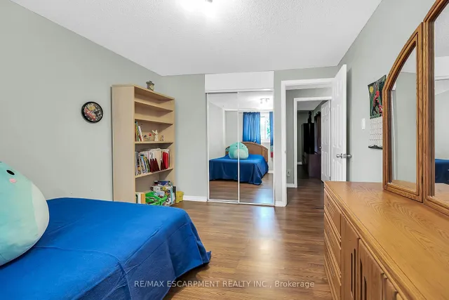 Additional image 23 of 1460 Garth St Unit 18