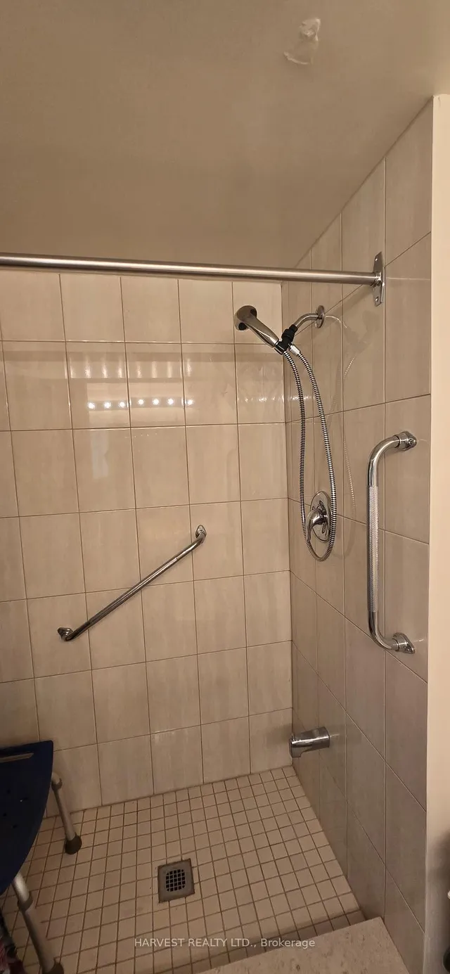 Additional image 18 of 175 Bamburgh Circ Unit 402