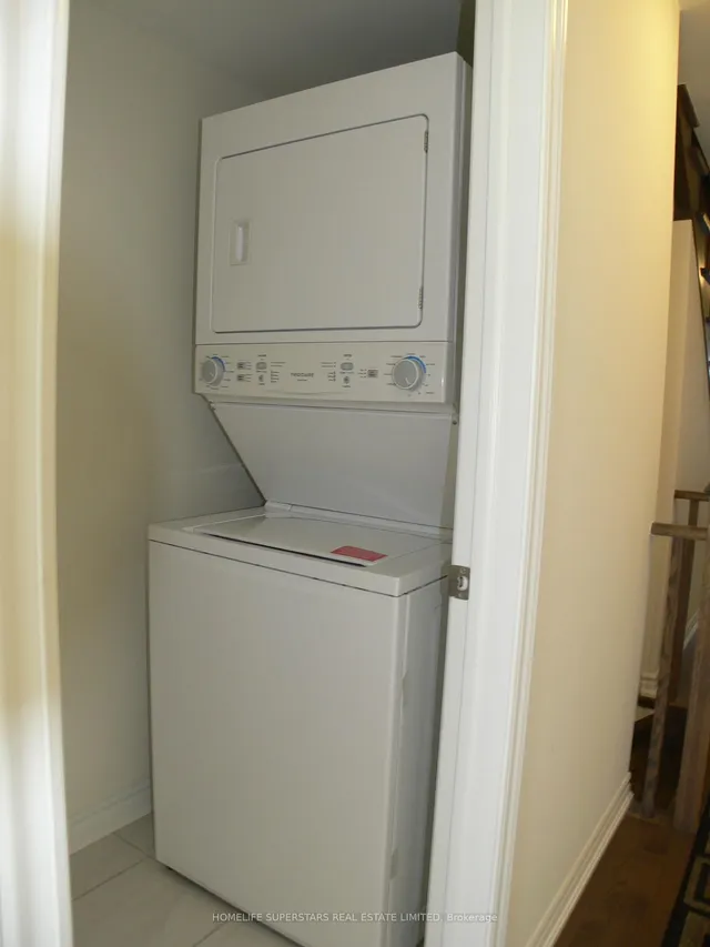 Additional image 28 of 95 Donald Ficht Cres