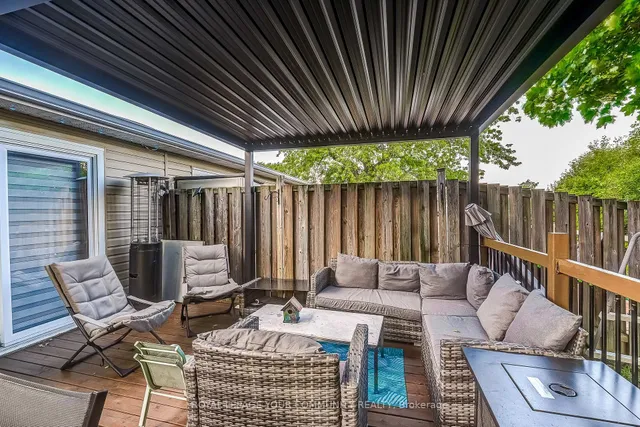 Additional image 32 of 38 Gainsborough Rd