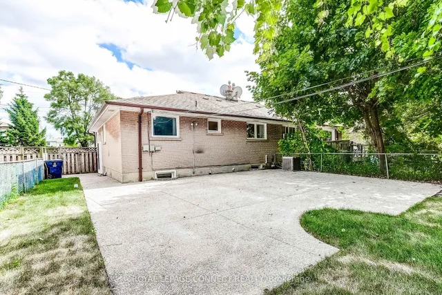 Additional image 32 of 53 Glory Cres