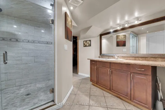 Additional image 40 of 28 DOLMAN St