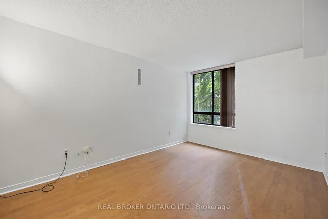 Additional image 20 of 280 Simcoe St Unit 206A