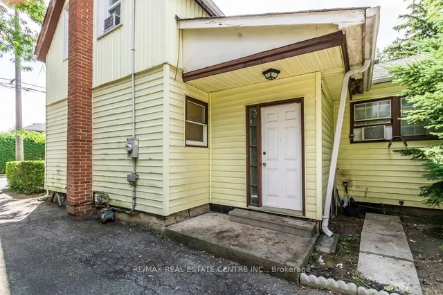 Additional image 9 of 215-217 Queen St