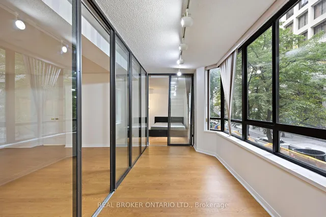 Additional image 10 of 280 Simcoe St Unit 206A