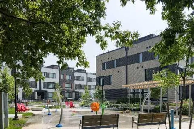 Additional image 38 of 40 Ed Clark Gdns Unit TH 22