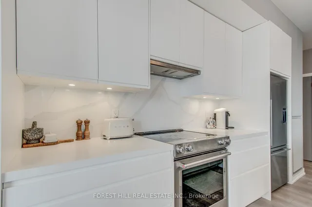 Additional image 17 of 438 King St Unit 1708