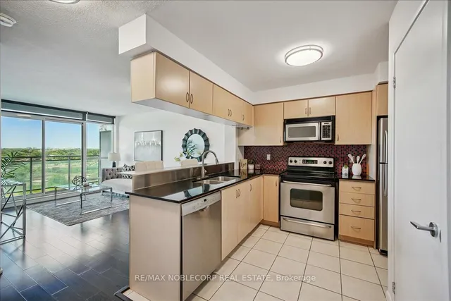 Additional image 11 of 185 Legion Rd Unit 1403