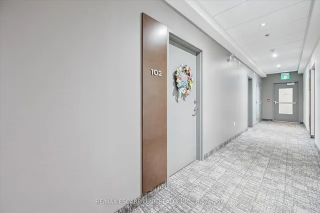 Additional image 6 of 1 Redfern Ave Unit 102