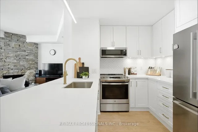 Additional image 6 of 32 Stadium Rd Unit 325