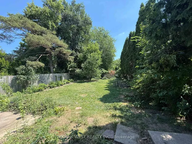 Additional image 10 of 218 Burnhamthorpe Rd