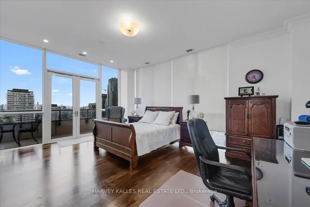 Additional image 23 of 70 Roehampton Ave Unit PH15