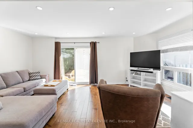 Additional image 15 of 32 Josephine Crt