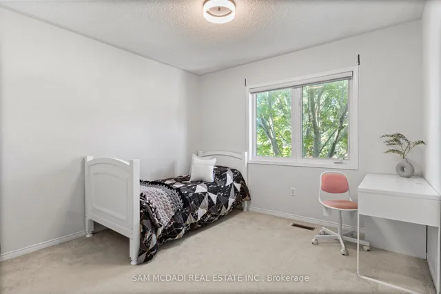 Additional image 27 of 1755 Crately Crt