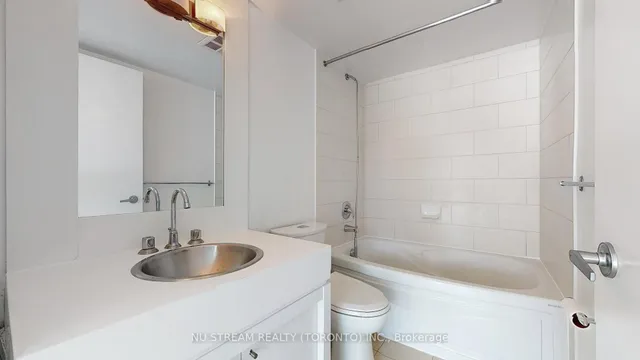 Additional image 8 of 81 Navy Wharf Crt Unit 2812