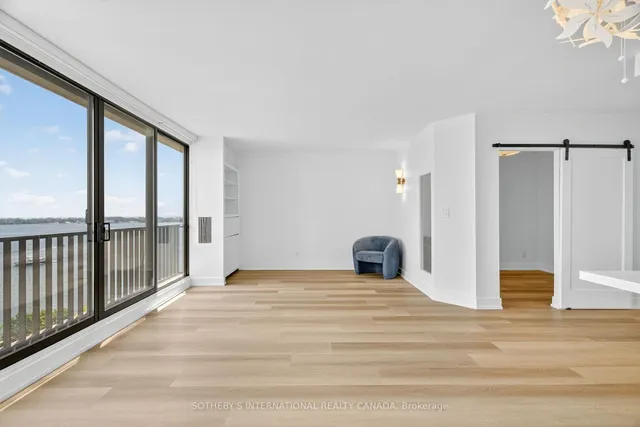 Additional image 22 of 33 Harbour Sq Unit 1423