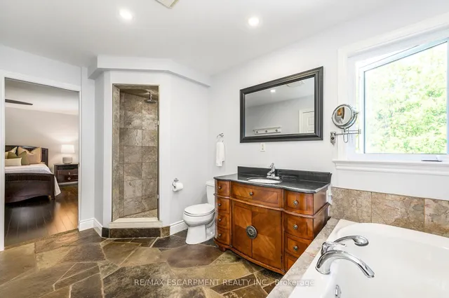 Additional image 27 of 6487 Panton St