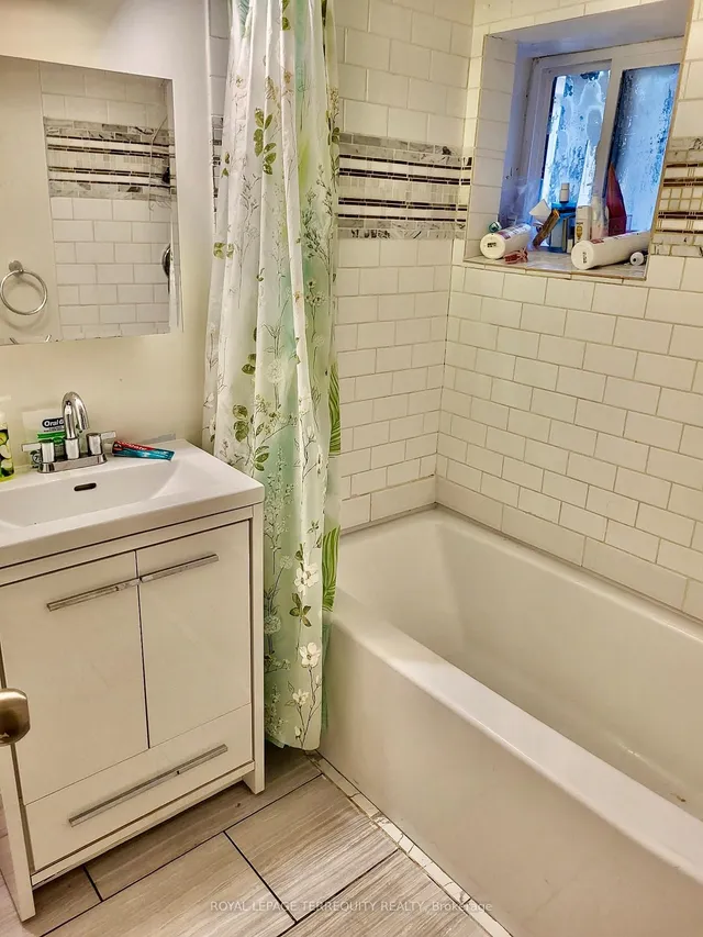 Additional image 11 of 1259 Davenport Rd