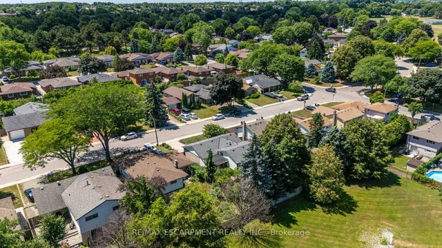 Additional image 34 of 179 Appleford Crt