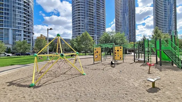 Additional image 37 of 135 Village Green Sq Unit 219