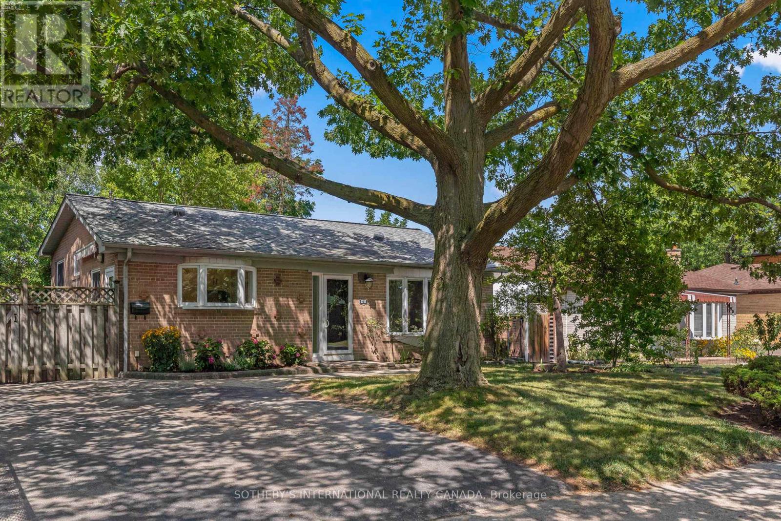 1293 LEWISHAM DRIVE|Mississauga (Clarkson), Ontario L5J3P8