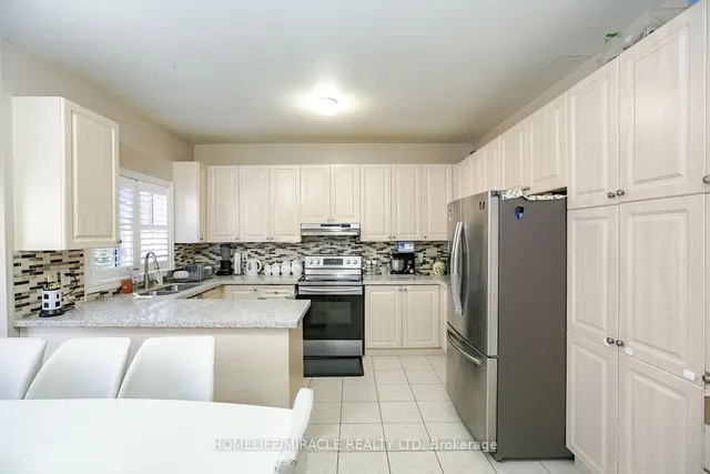 Additional image 14 of 20 Oblate Cres