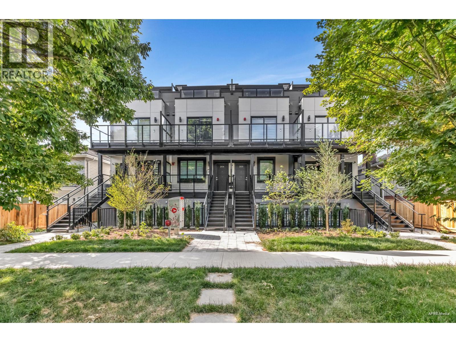 102 2122 E 32ND AVENUE|Vancouver, British Columbia V5N3B9