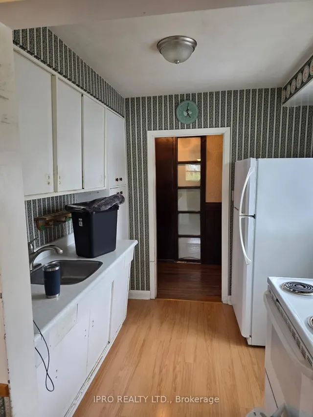 Additional image 6 of 215 Elmwood Cres