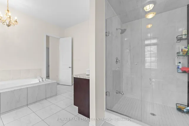 Additional image 21 of 1 Astrantia Way