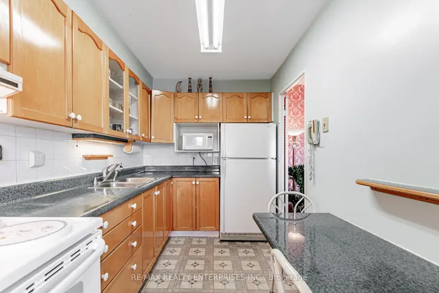 Additional image 11 of 1 Massey Sq Unit 308