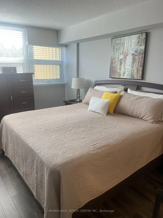 Additional image 6 of 8 Lisa St Unit 407